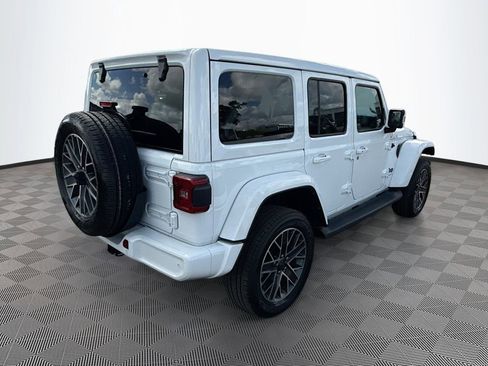 Used 2023 Jeep Wrangler Unlimited Sahara AWD/4WD image 6