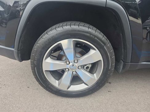 Used 2018 Jeep Grand Cherokee Limited w/ Luxury Group II AWD/4WD image 10