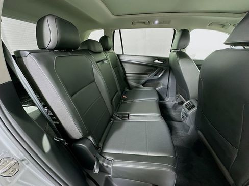 Used 2020 Volkswagen Tiguan SE image 27