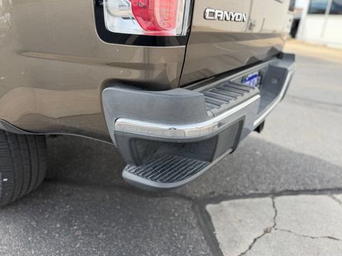 Used 2016 GMC Canyon SLT RWD image 19