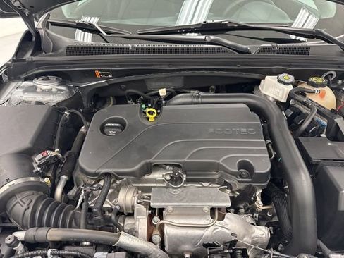Used 2024 Chevrolet Malibu LT image 37