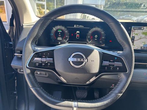 Used 2024 Nissan Ariya AWD image 16