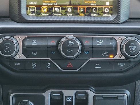 Certified 2022 Jeep Wrangler Unlimited Sahara image 29