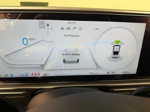 Used 2025 Hyundai Ioniq 6 SE RWD image 18