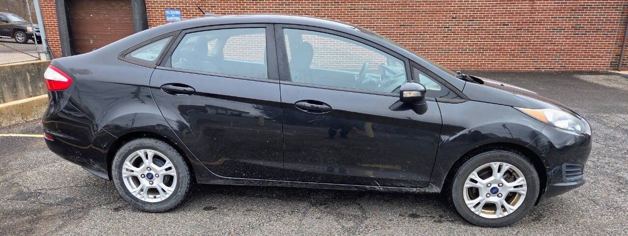 Used 2015 Ford Fiesta SE FWD image 5