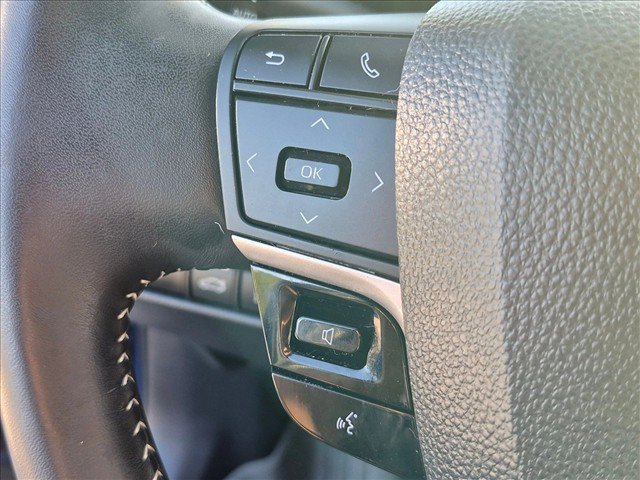 Used 2025 Toyota Camry SE w/ Multimedia Upgrade Package FWD image 14