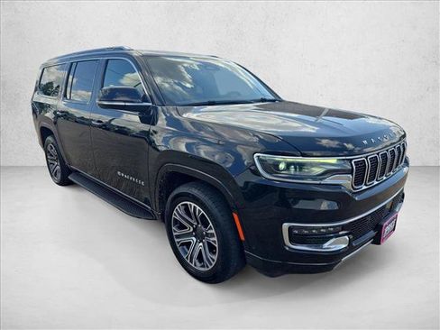 Used 2023 Jeep Wagoneer L Series II AWD/4WD image 3