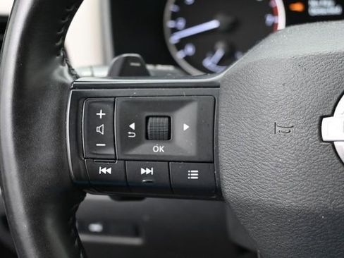 Used 2025 Nissan Rogue SV AWD/4WD image 15