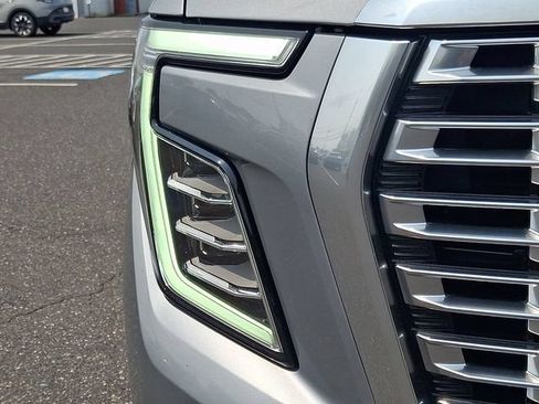 Certified 2025 GMC Yukon XL Denali AWD/4WD image 9