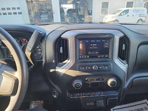 Used 2022 Chevrolet Silverado 1500 Custom AWD/4WD image 17