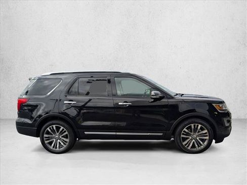 Used 2016 Ford Explorer Platinum AWD/4WD image 4