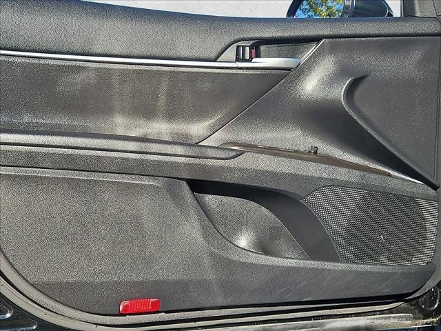 Used 2023 Toyota Camry LE FWD image 10