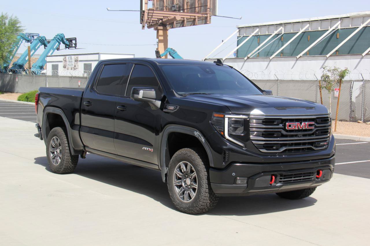 Used 2024 GMC Sierra 1500 AT4 w/ Technology Package AWD/4WD image 3
