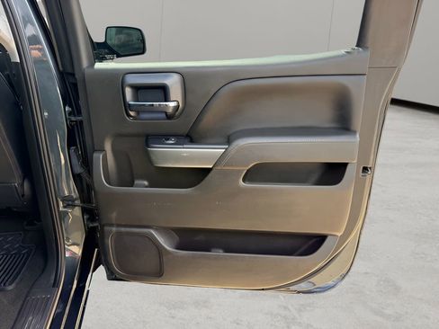Used 2018 Chevrolet Silverado 1500 LT w/ LT Eassist Package RWD image 13