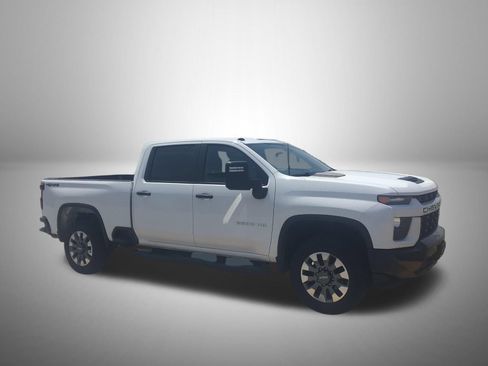 Used 2023 Chevrolet Silverado 2500 Custom w/ Custom Value Package AWD/4WD image 2