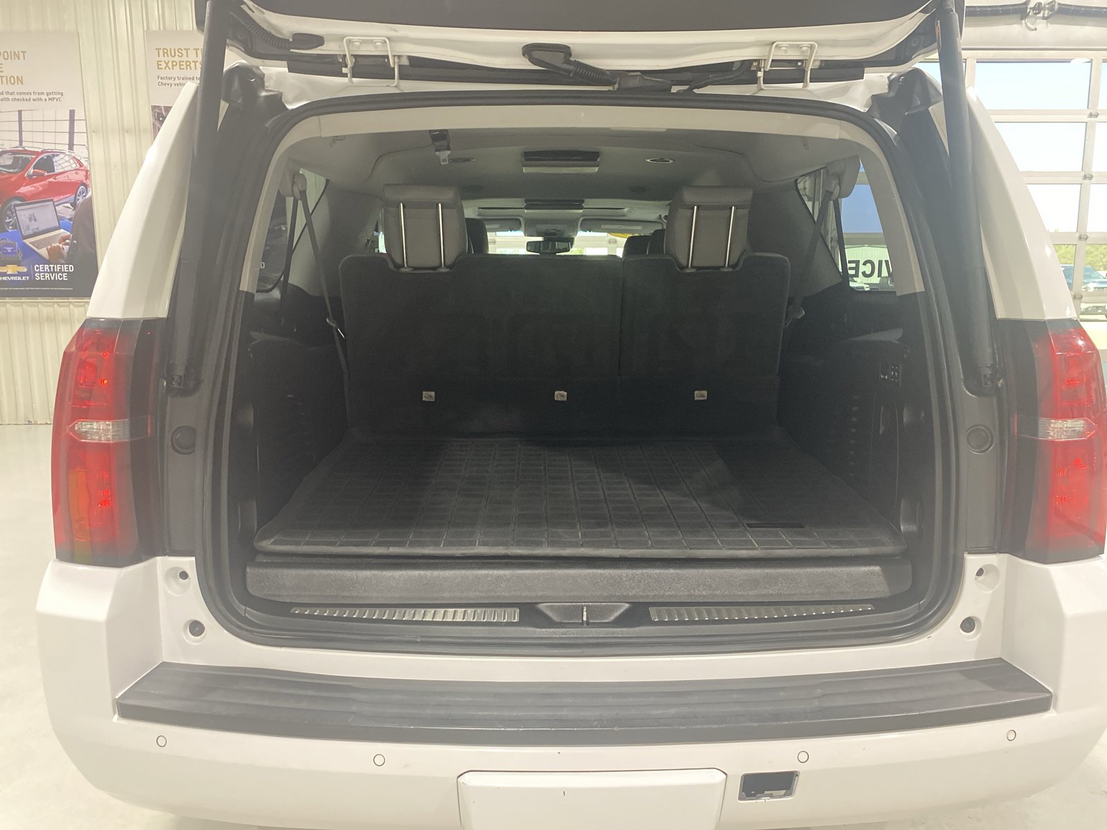 Used 2018 Chevrolet Suburban LT AWD/4WD image 11