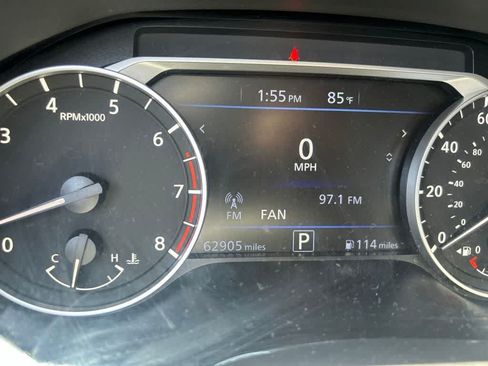 Used 2024 Nissan Altima 2.5 SV FWD image 2