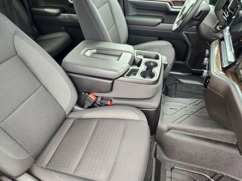 Used 2025 Chevrolet Silverado 1500 LT image 23