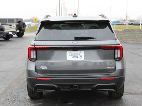 New 2026 Ford Explorer ST-Line w/ ST-Line Street Pack AWD/4WD image 4
