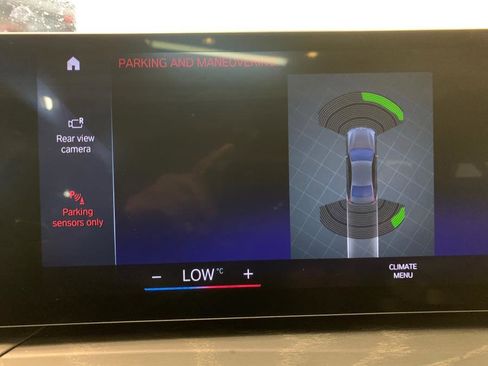 Used 2024 BMW 330i xDrive Sedan w/ Convenience Package image 27