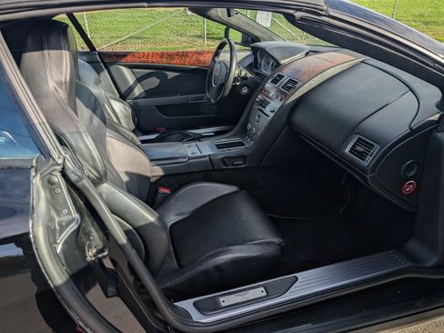 Used 2005 Aston Martin DB9 Volante image 41