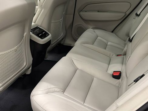 New 2026 Volvo XC60 B5 Ultra w/ Protection Package Premier image 27