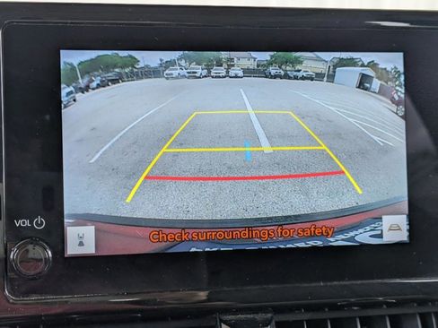 Used 2024 Toyota Corolla Cross XLE w/ Convenience Package image 10