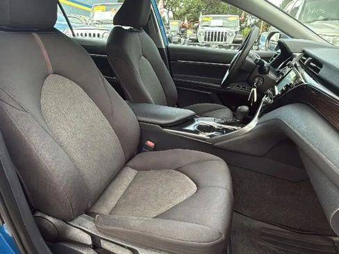 Used 2019 Toyota Camry LE image 14