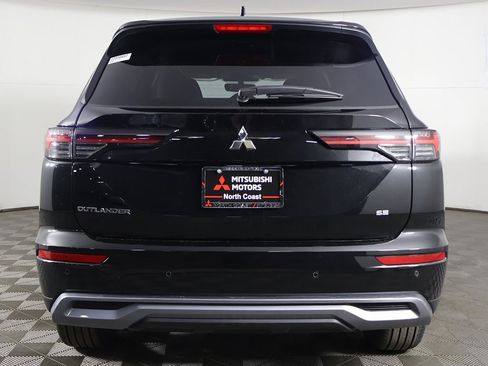 New 2026 Mitsubishi Outlander SE image 12