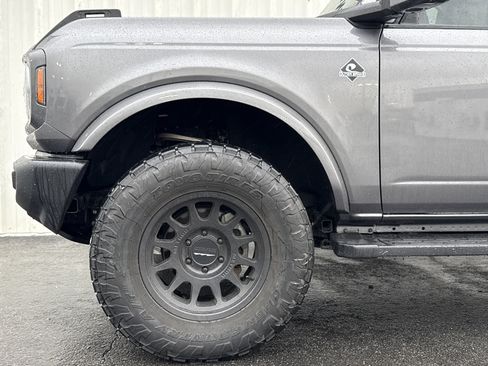 Used 2022 Ford Bronco Outer Banks image 3