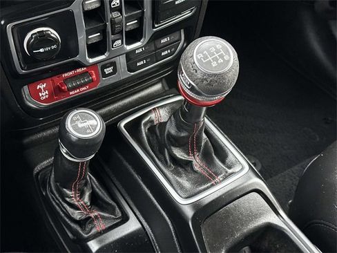 Used 2019 Jeep Wrangler Unlimited Rubicon w/ Steel Bumper Group image 22