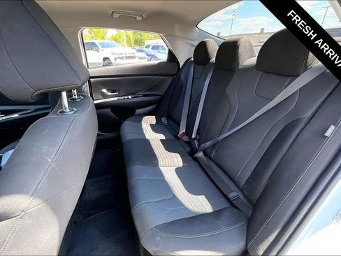 Used 2024 Hyundai Elantra SE FWD image 6