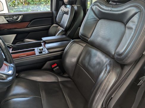 Used 2020 Lincoln Navigator L Reserve w/ Luxury Package AWD/4WD image 7
