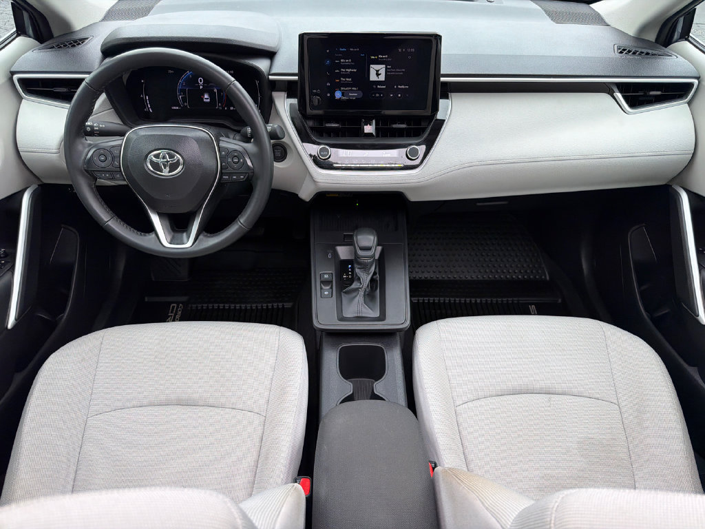 Used 2026 Toyota Corolla Cross LE w/ Moonroof Package FWD image 27