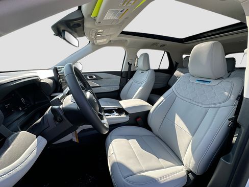 New 2026 Ford Explorer Platinum AWD/4WD image 15