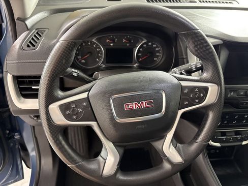 Used 2024 GMC Terrain SLE image 21