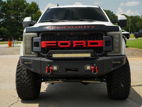 Used 2019 Ford F250 Lariat w/ Lariat Value Package AWD/4WD image 16