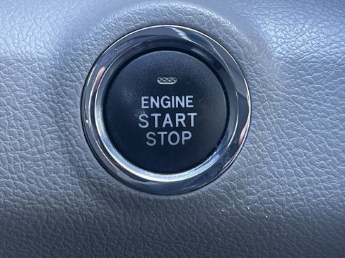 Used 2010 Toyota Camry XLE image 15