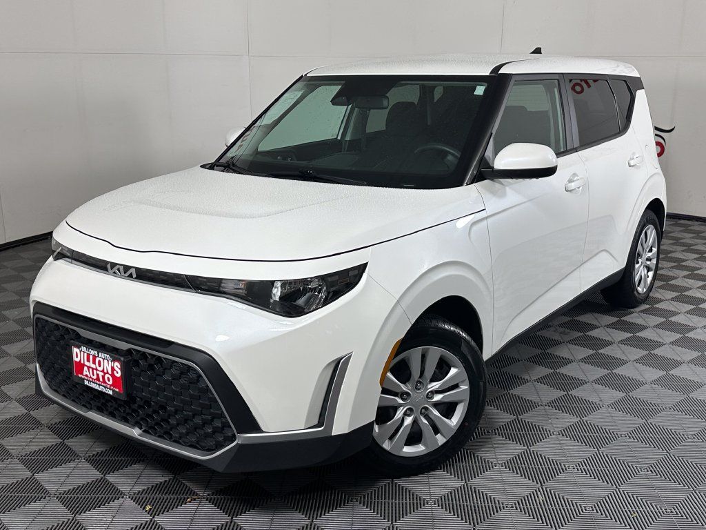 Used 2024 Kia Soul LX FWD image 1