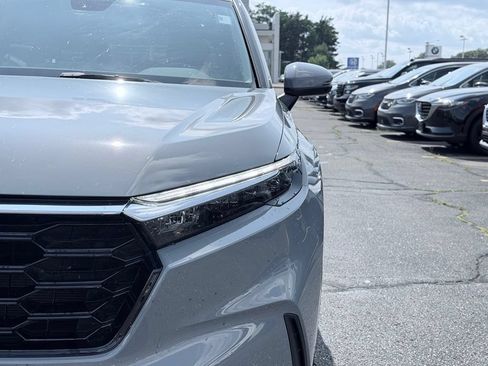 Used 2024 Honda CR-V EX-L image 3