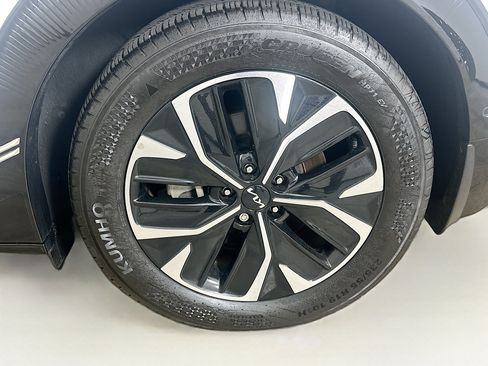 Used 2022 Kia EV6 Wind w/ Wind Technology Package AWD/4WD image 11