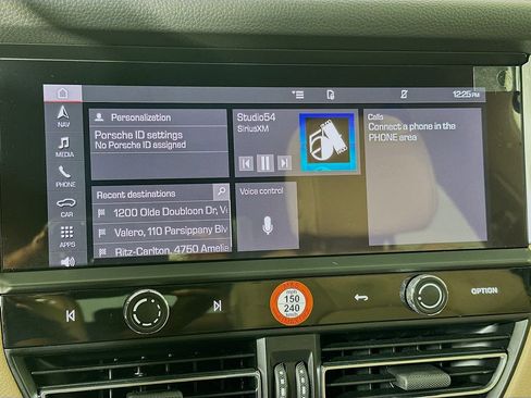 Certified 2023 Porsche Macan AWD/4WD image 15