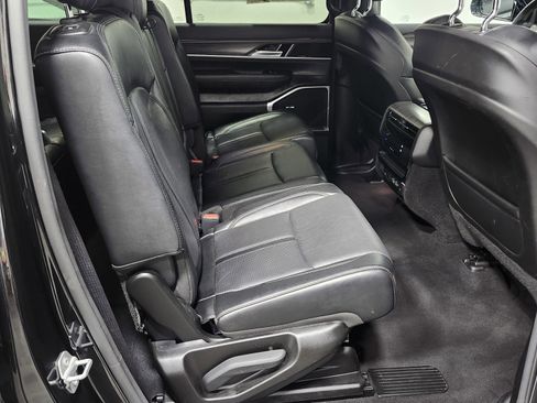 Used 2023 Jeep Wagoneer Series II image 23