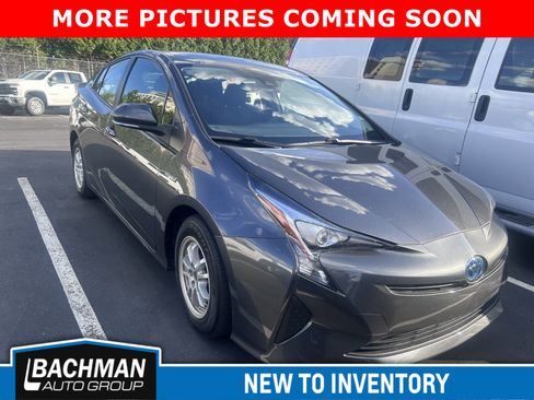 Used 2017 Toyota Prius Two image 2