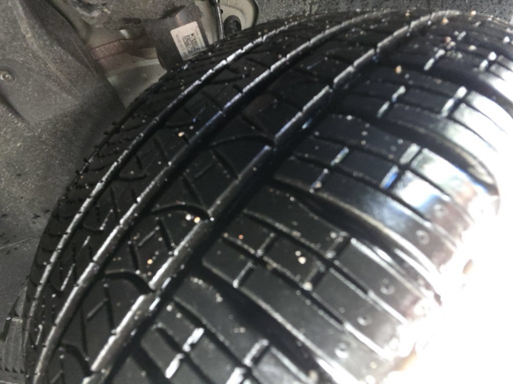 Certified 2025 Volkswagen GTI SE FWD image 24
