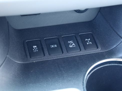 Used 2015 Toyota Highlander Limited AWD/4WD image 28