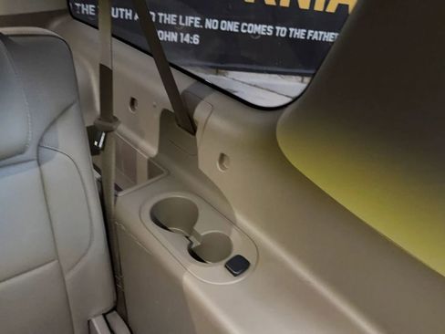 Used 2016 GMC Yukon XL SLT image 35