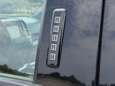 Used 2019 Ford F150 XLT w/ Equipment Group 302A Luxury AWD/4WD image 20
