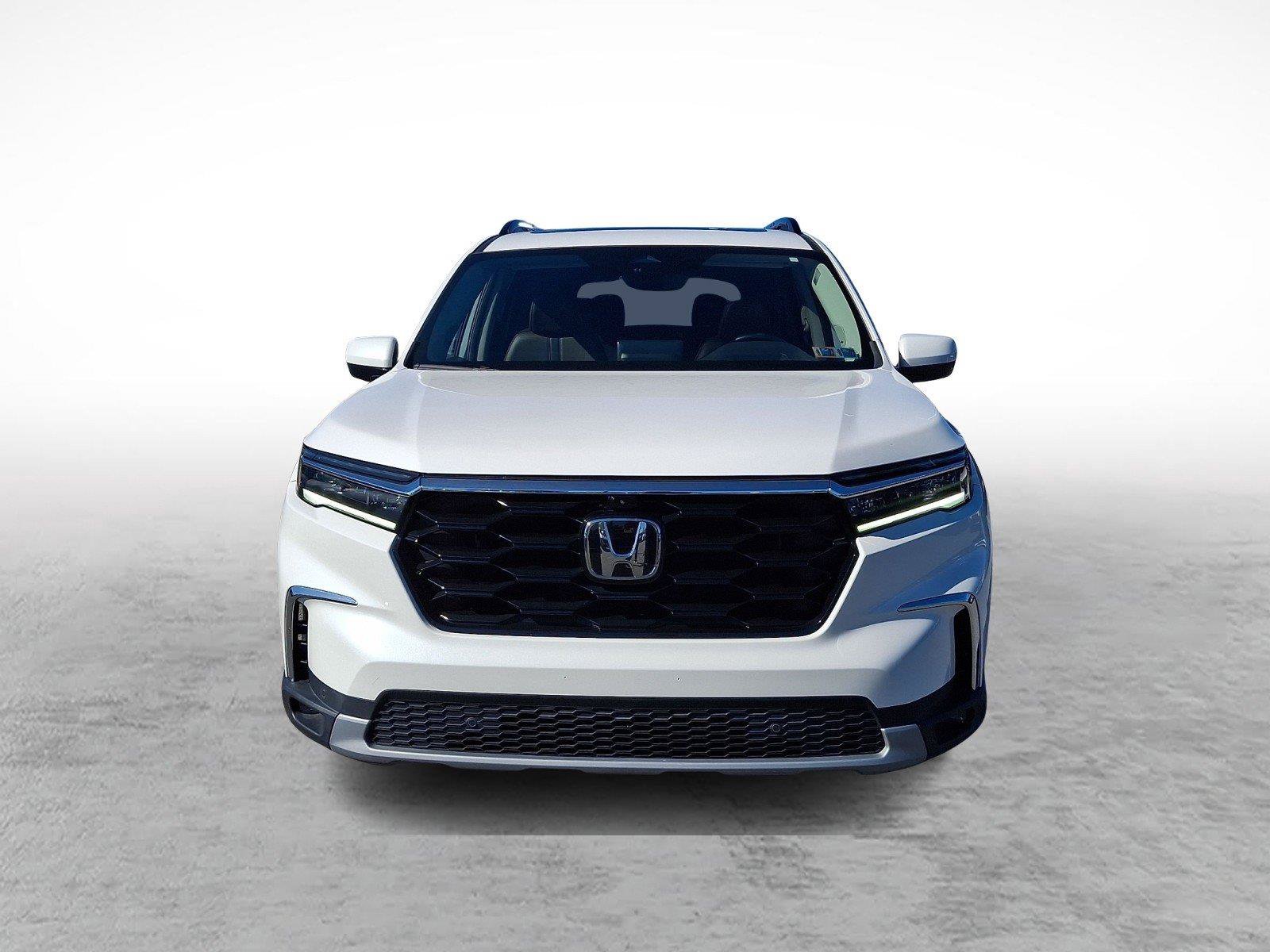 Used 2025 Honda Pilot Elite image 2