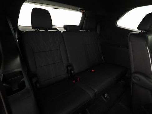 Certified 2025 Buick Enclave Avenir image 22